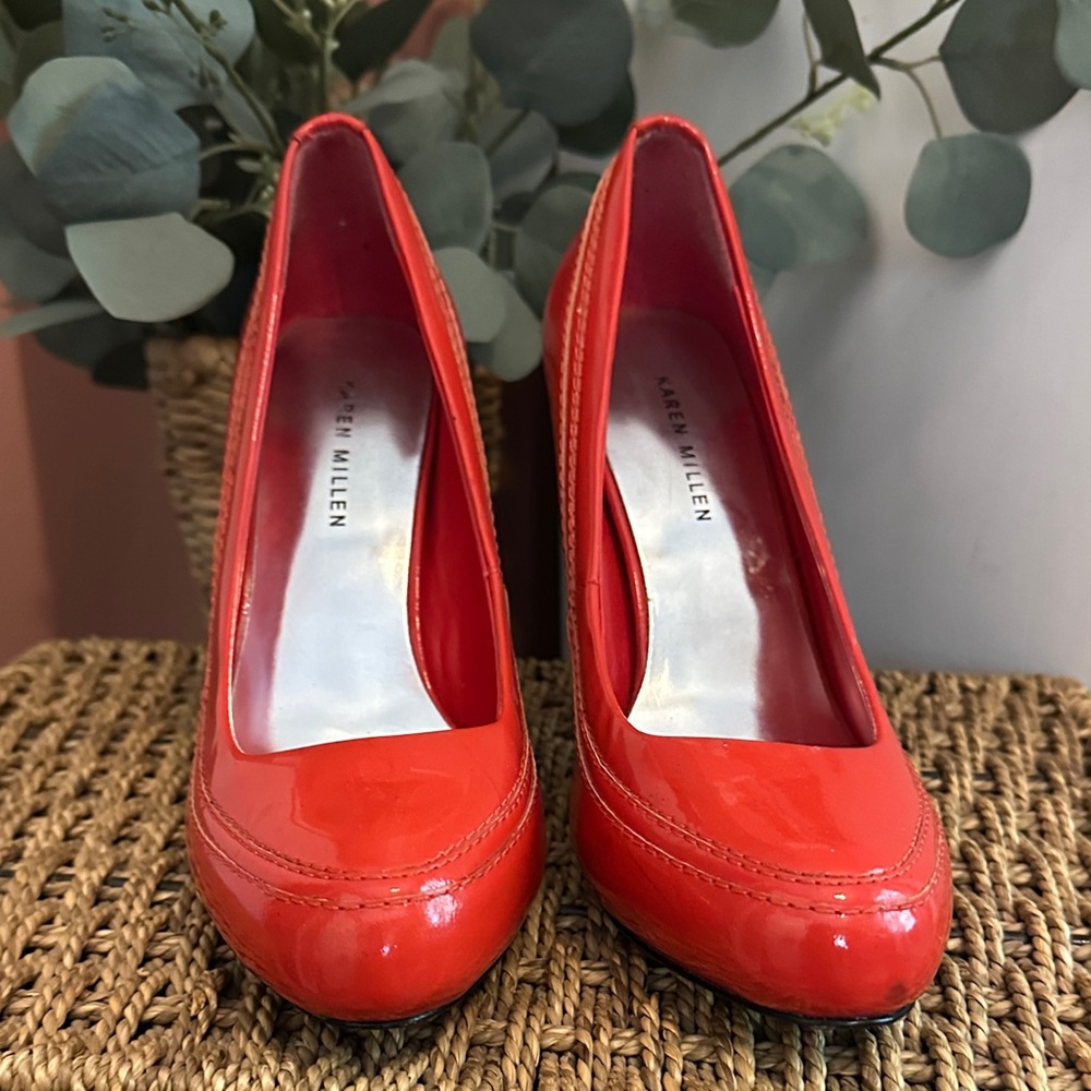 Karen Millen Bold Red orange Patent leather 4.25” slip on 38 1/2 almond Heels